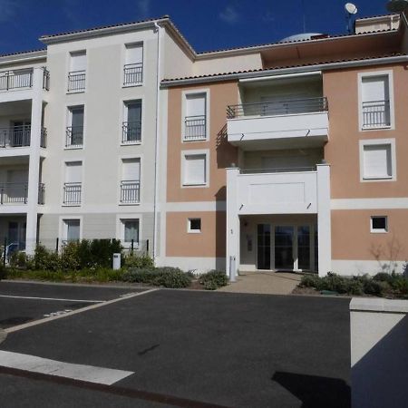 Appartement 2 Pieces Avec Balcon, Parking Et Proche Plage A Saint-Gilles-Croix-De-Vie - Fr-1-224-587 Exteriör bild