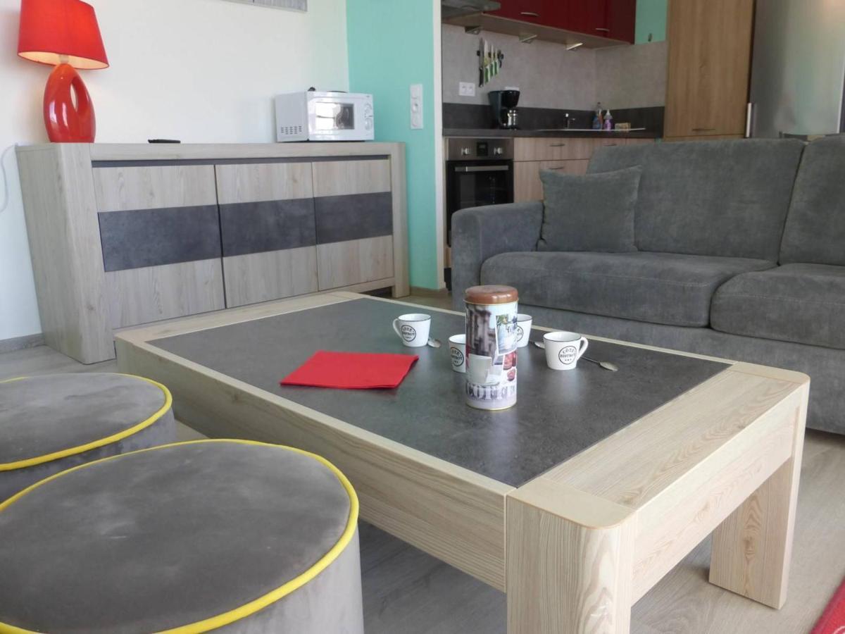 Appartement 2 Pieces Avec Balcon, Parking Et Proche Plage A Saint-Gilles-Croix-De-Vie - Fr-1-224-587 Exteriör bild