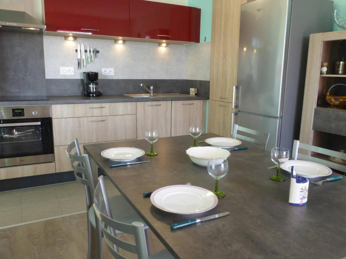 Appartement 2 Pieces Avec Balcon, Parking Et Proche Plage A Saint-Gilles-Croix-De-Vie - Fr-1-224-587 Exteriör bild