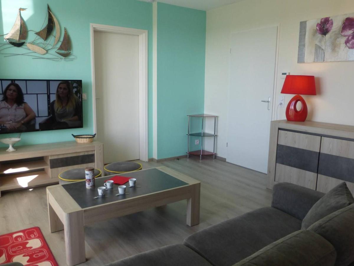 Appartement 2 Pieces Avec Balcon, Parking Et Proche Plage A Saint-Gilles-Croix-De-Vie - Fr-1-224-587 Exteriör bild