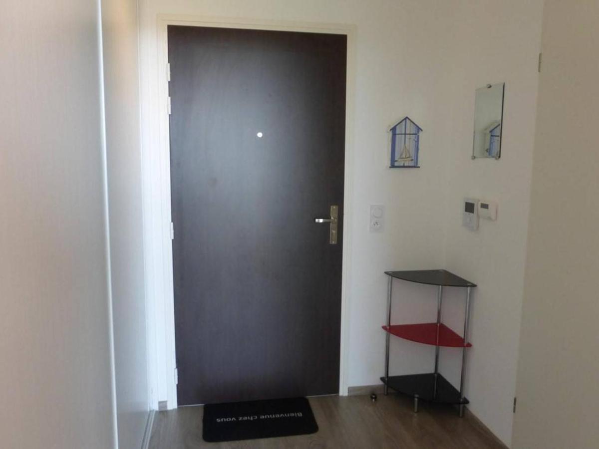 Appartement 2 Pieces Avec Balcon, Parking Et Proche Plage A Saint-Gilles-Croix-De-Vie - Fr-1-224-587 Exteriör bild