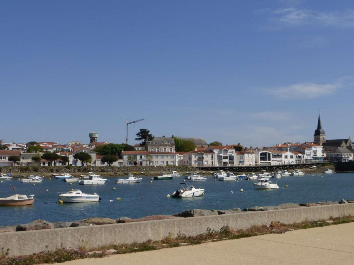 Appartement 2 Pieces Avec Balcon, Parking Et Proche Plage A Saint-Gilles-Croix-De-Vie - Fr-1-224-587 Exteriör bild
